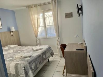 Hôtel Les Arcades - 31