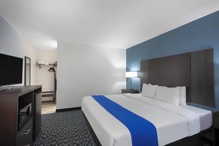 Baymont by Wyndham Charlotte University - 30