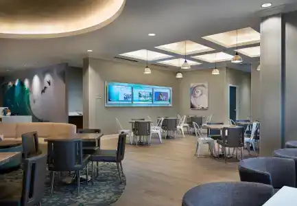 SpringHill Suites by Marriott - 11