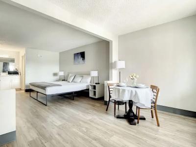 TraveSuites by Wyndham East Gate Orange - 59