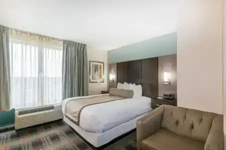 Wingate by Wyndham - Orlando International Airport - 36