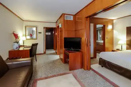Goldstar  & Suites - 5