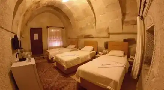 Falcon Cave Suites - 12
