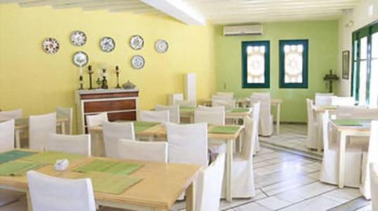 Mr. and Mrs. White Tinos - 34