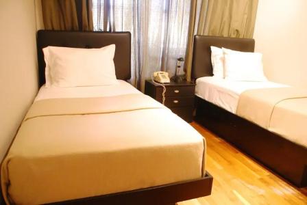 Off Soho Suites - 38