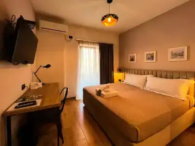 Oda Tirana - 60