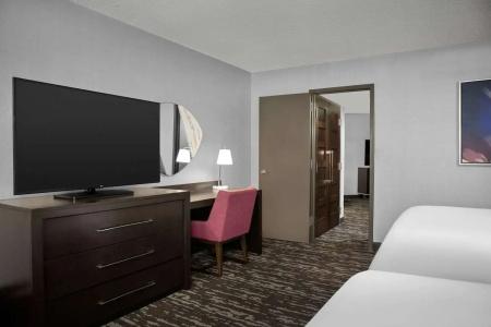 Embassy Suites by Hilton Crystal City National Airport - 73