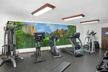 Best Western Plus Yosemite Gateway Inn - 19