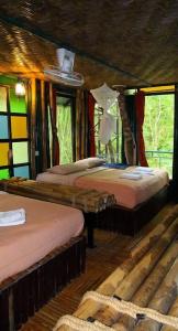 Khao sok tree house resort - 62