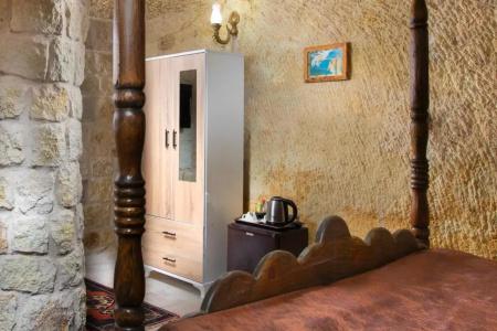Romantic Cave - 45