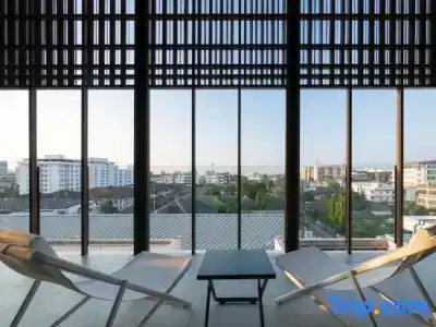 Shan Villas Sukhumvit - 215