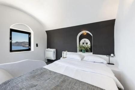 Pearl of Caldera Oia - Boutique by Pearl Collection - 189