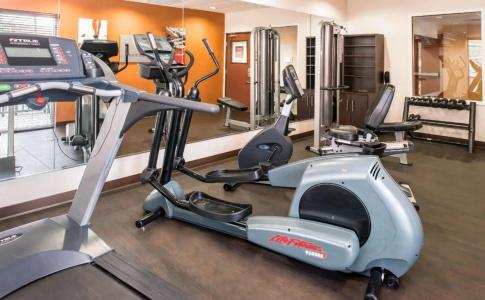 Comfort Suites Airport Convention Center - 24