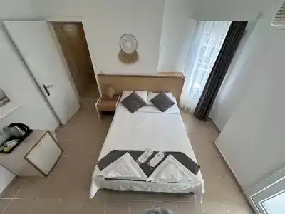 Mimosa Pension - 82