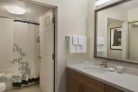 Cambridge Suites - 34