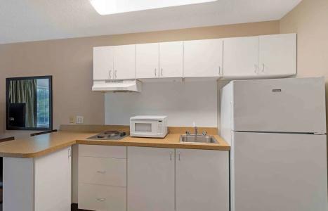 Extended Stay America Suites - - Airport - 15