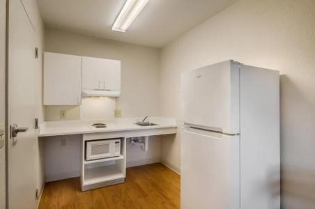 HomeTowne Studios by Red Roof Denver - Glendale/ Cherry Creek - 32