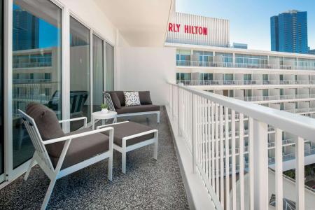 The Beverly Hilton - 7