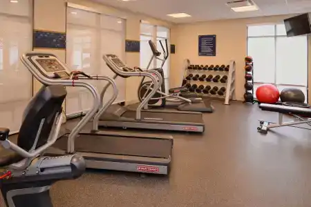 Hampton Inn Midtown-Aksarben - 17
