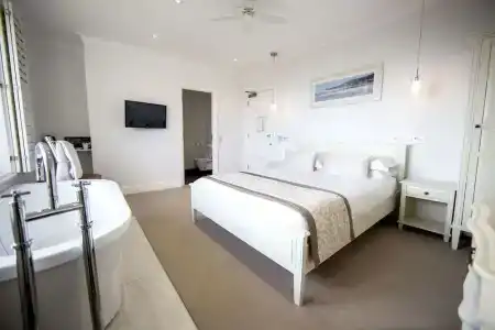 Holm House - 5