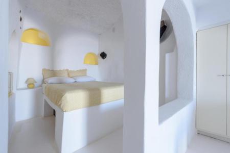 Abyssanto Suites and Spa - 37