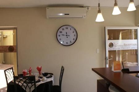 Tilla's - 12
