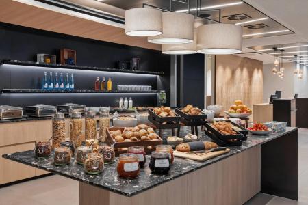 Courtyard by Marriott Freiburg - 11