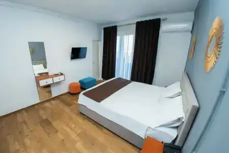 Olivar Tirana - 54