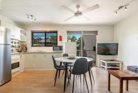 Byron Central - 33