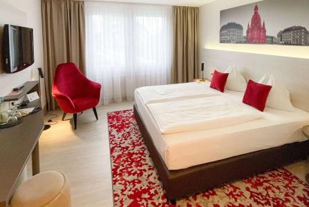 Ramada by Wyndham Dresden - 2
