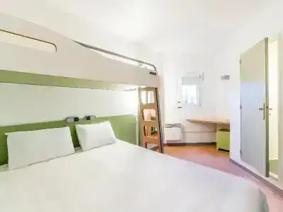 ibis Budget Caen Memorial - 24
