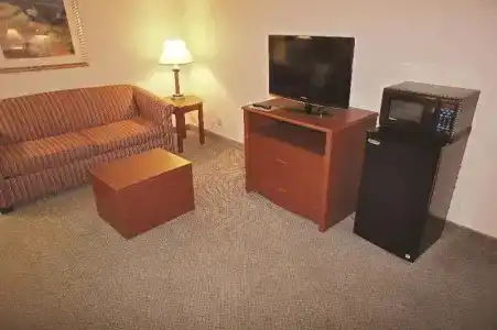 La Quinta Inn by Wyndham Indianapolis Airport Executive Dr - 17