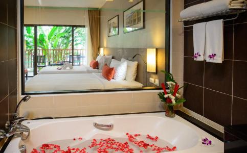 Deevana Plaza Phuket - Sha Extra Plus - 11