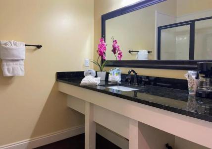 30-A Inn & Suites - 38