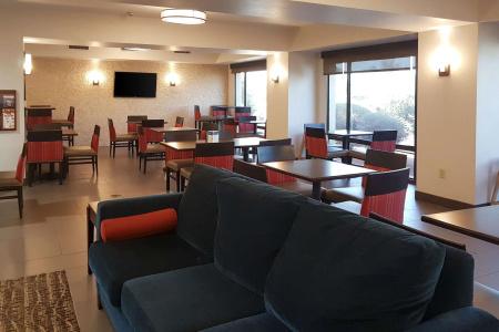 Comfort Inn I-10 West at 51st Ave - 24