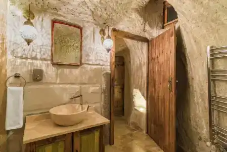 Atilla's Cave - 303