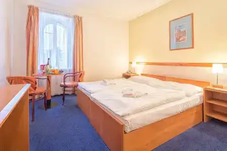 Prague Carl Inn restaurant & Free Parking - 5