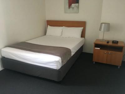 Cosmopolitan & Serviced Apartments - 51