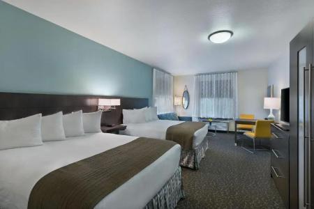 Oxford Suites - 39