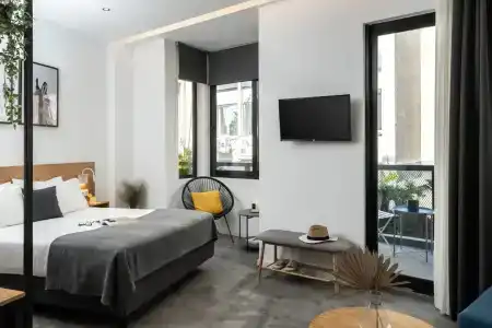 Melo Athens - 105