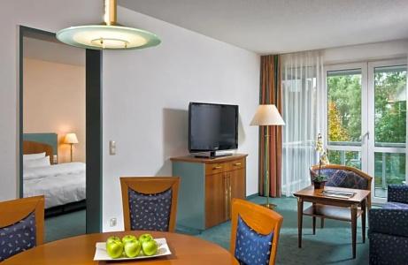 Ramada by Wyndham Weimar - 57