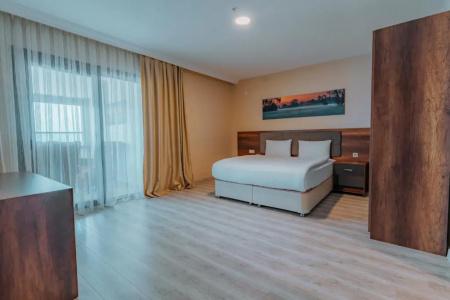 Empula & Residences - 105