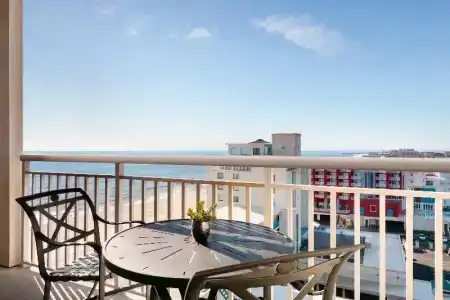 Holiday Inn & Suites, An Ihg - 169