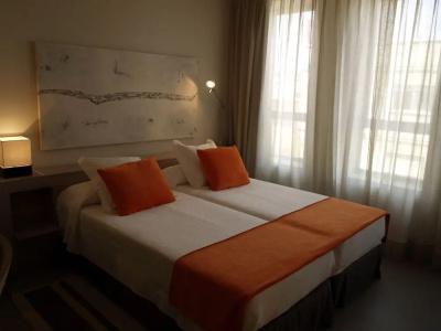 Eco Alcalá Suites - 37