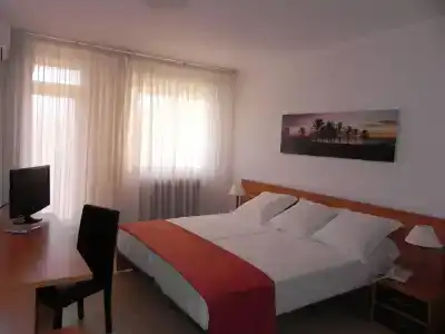 Avenida - 4