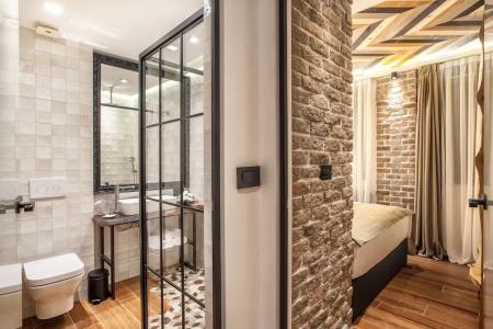One Luxury Suites - 149