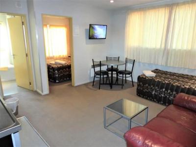 Bealey Avenue - 71