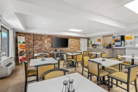 Quality Inn - 19