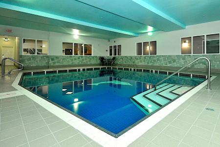 Hampton Inn & Suites by Hilton-Airport - 16
