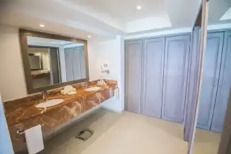 Wyndham Alltra Cancun All Inclusive Resort - 8